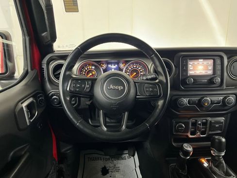 Used 2018 Jeep Wrangler Unlimited Sport S image 31