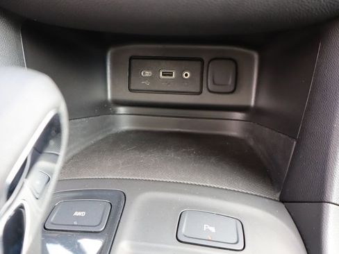 Used 2023 Chevrolet Equinox RS w/ LPO, Floor Liner Package image 24