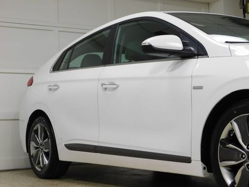 Used 2018 Hyundai Ioniq Limited FWD image 12