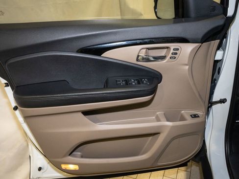 Used 2021 Honda Pilot Elite image 16