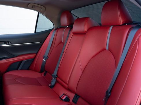 Used 2019 Toyota Camry XSE image 18