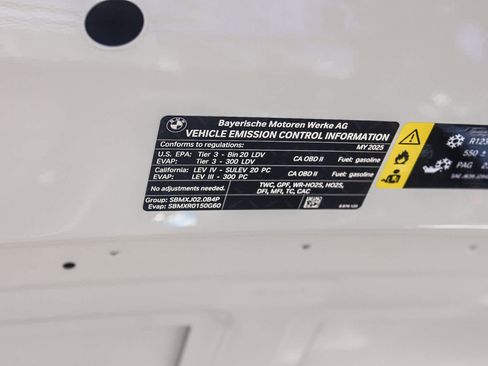 Used 2025 BMW 330i Sedan image 39