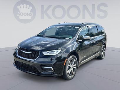 New 2026 Chrysler Pacifica Pinnacle