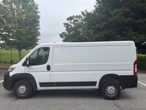 Used 2023 RAM ProMaster 2500 FWD image 2
