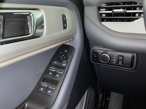 New 2026 Ford Explorer Active RWD image 21