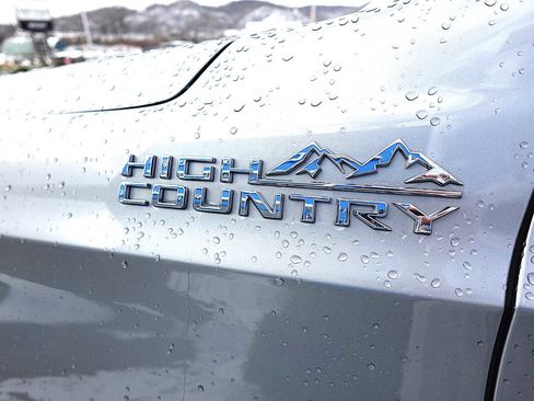 Used 2023 Chevrolet Tahoe High Country w/ Premium Package AWD/4WD image 10