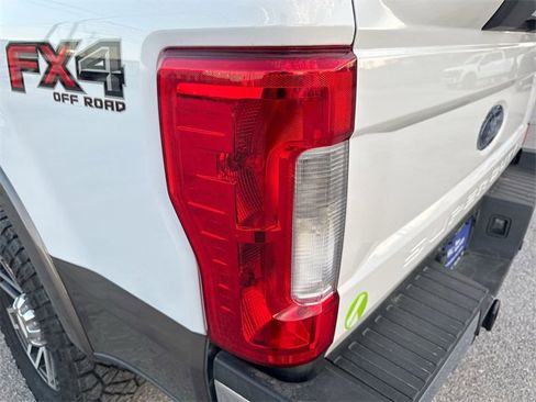 Certified 2019 Ford F250 Lariat w/ Lariat Ultimate Package image 38
