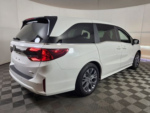 Used 2026 Honda Odyssey Touring image 7