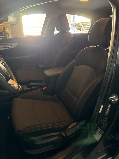 Used 2023 Kia Forte LX FWD image 5