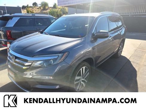 Used 2018 Honda Pilot Touring image 1