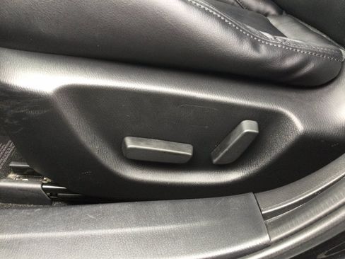Used 2018 MAZDA MAZDA3 Touring FWD image 20