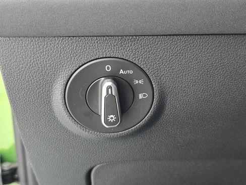 New 2026 Volkswagen Taos SE AWD/4WD image 24