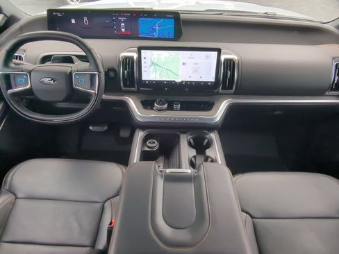 Used 2025 Ford Expedition Tremor AWD/4WD image 18