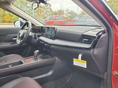 New 2026 Nissan Kicks SR image 12