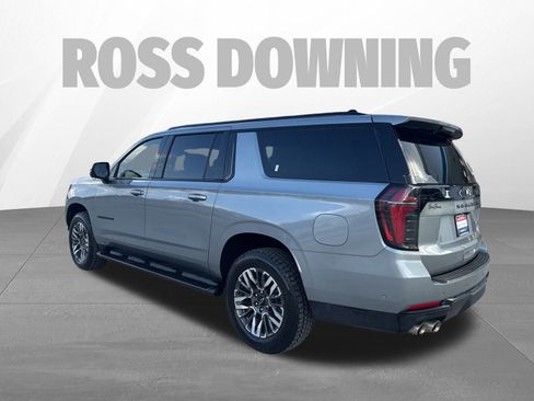 Used 2025 Chevrolet Suburban Z71 AWD/4WD image 3
