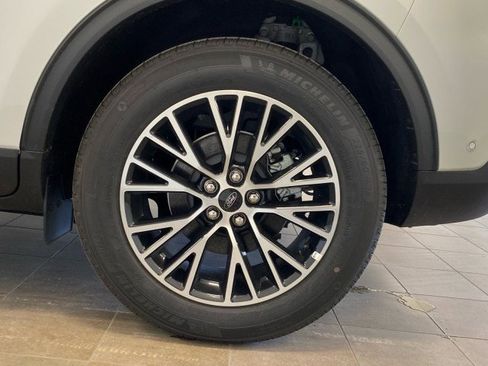 New 2024 Ford Escape SE w/ PHEV Premium Package image 24