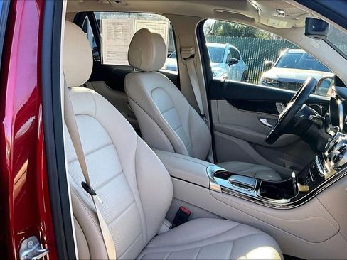 Used 2021 Mercedes-Benz GLC 300 4MATIC w/ Premium Package image 6