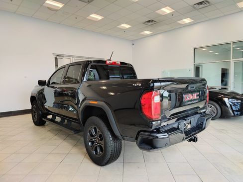 Used 2025 GMC Canyon Elevation w/ Convenience Package AWD/4WD image 4