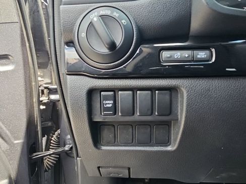 Used 2023 Nissan Titan SV AWD/4WD image 13