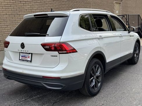 Used 2023 Volkswagen Tiguan SE AWD/4WD image 16
