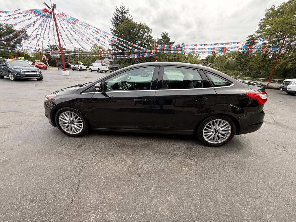 Used 2014 Ford Focus Titanium FWD image 3