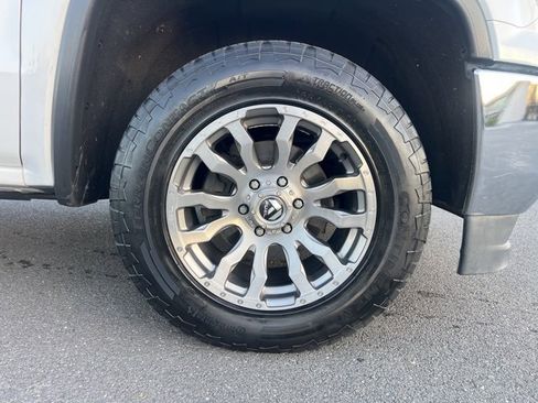 Used 2018 GMC Sierra 1500 2WD Regular Cab image 3