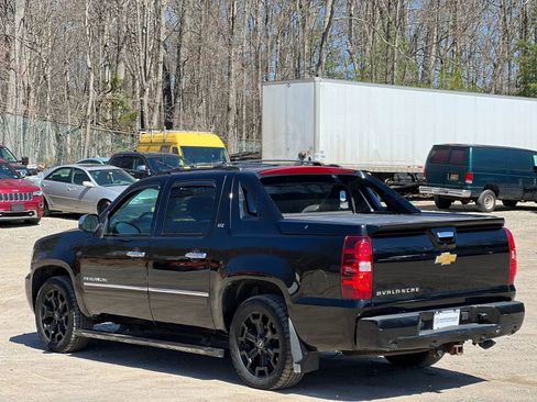 Used 2012 Chevrolet Avalanche LTZ image 4