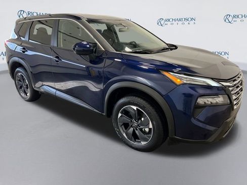 Used 2025 Nissan Rogue SV image 7