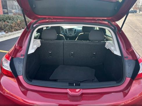 Used 2018 Chevrolet Cruze LT w/ Convenience Package image 14