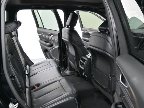 Used 2023 Jeep Grand Cherokee Overland image 10