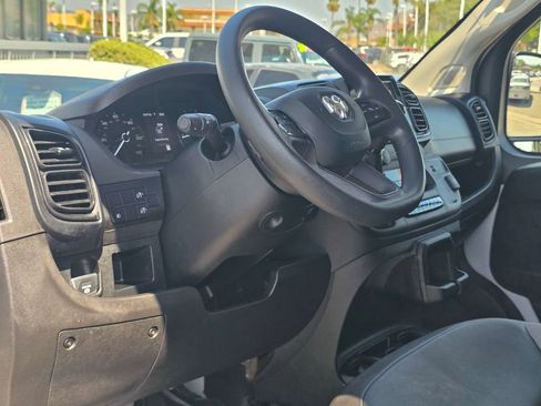 Used 2025 RAM ProMaster 2500 w/ Convenience Group FWD image 12