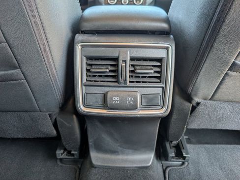 Used 2019 Subaru Forester Premium AWD/4WD image 7