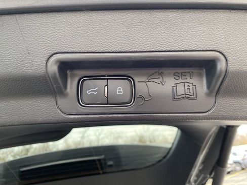 Certified 2022 Ford Explorer XLT w/ Equipment Group 202A image 15