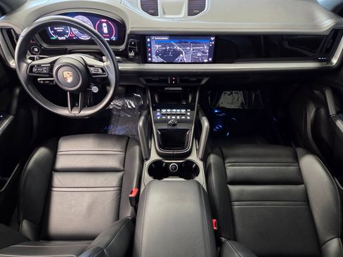 Certified 2024 Porsche Cayenne AWD/4WD image 13