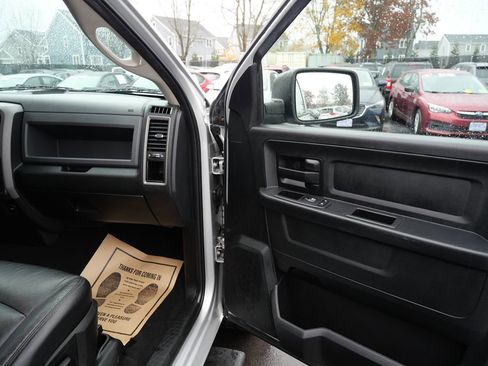 Used 2017 RAM 1500 Express w/ Express Value Package image 19