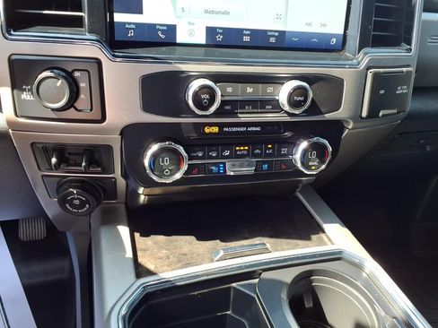 Used 2022 Ford F250 Lariat w/ Tremor Off-Road Package AWD/4WD image 13