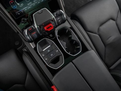 Used 2023 Lamborghini Urus S image 27