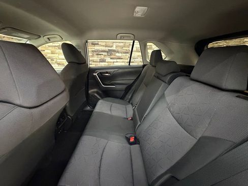 Used 2020 Toyota RAV4 XLE image 27