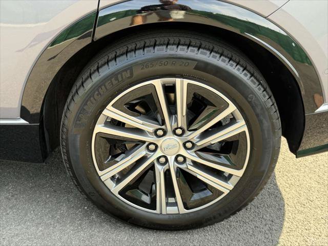 Used 2025 Cadillac Lyriq Luxury AWD/4WD image 10