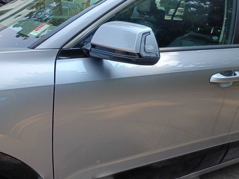 Certified 2025 Kia Niro EX Touring FWD image 8