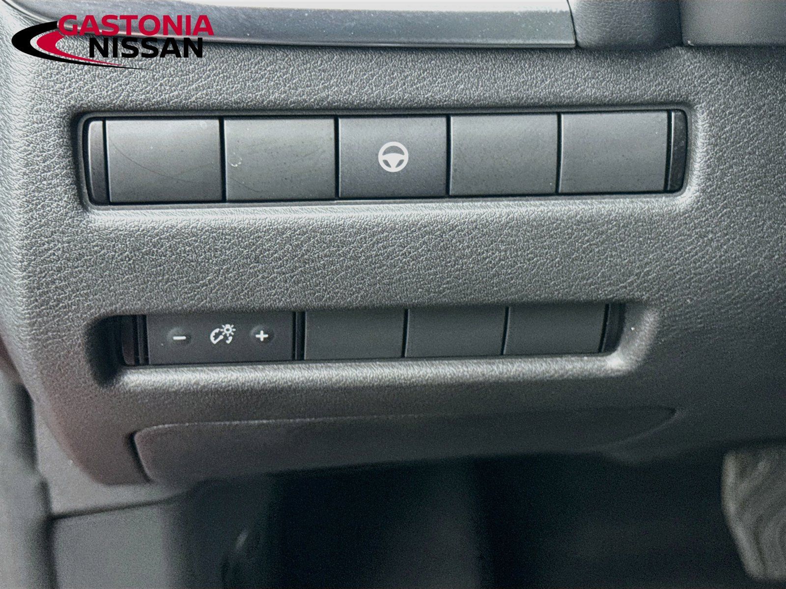 Used 2021 Nissan Rogue SV AWD/4WD image 13