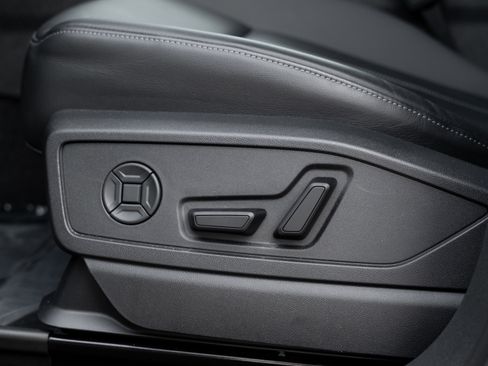 Certified 2025 Audi Q5 Premium Plus w/ Premium Plus image 22