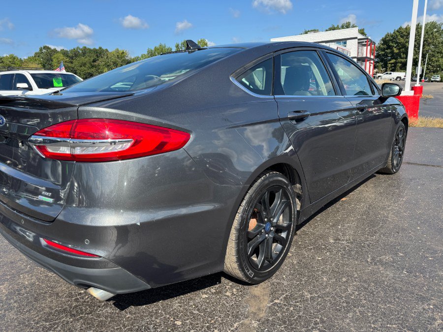 Used 2019 Ford Fusion SE w/ Equipment Group 151A FWD image 11