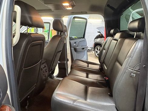 Used 2012 Chevrolet Avalanche LTZ AWD/4WD image 16