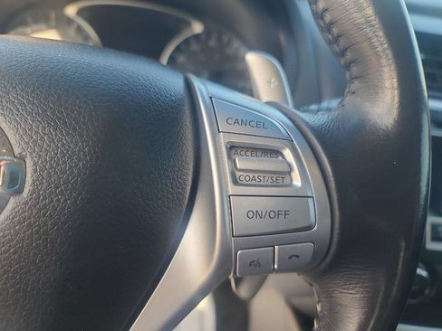 Used 2017 Nissan Altima 2.5 SR w/ Midnight Edition Package image 18