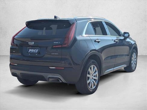 Used 2022 Cadillac XT4 Premium Luxury w/ Enhanced Visibility Package image 4