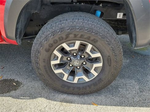 Used 2023 Toyota Tacoma TRD Off-Road image 6