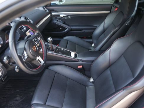 Certified 2025 Porsche 718 Cayman S RWD image 19