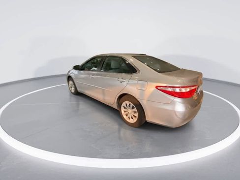 Used 2016 Toyota Camry LE FWD image 6