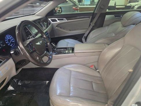 Used 2016 Hyundai Genesis 3.8 RWD image 8